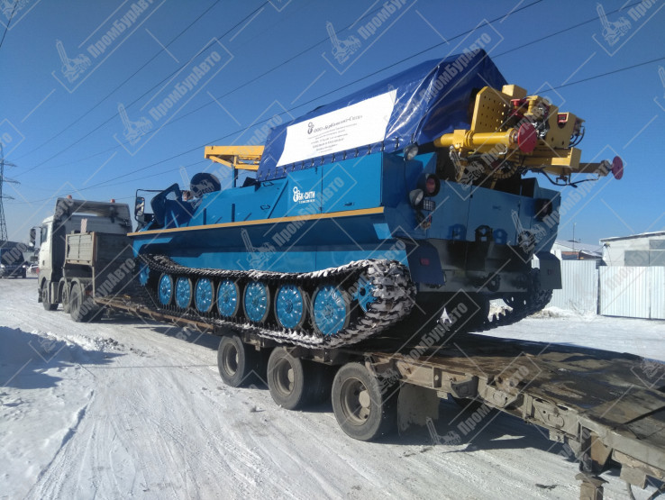 Буровая установка УРБ-2Д2 с элементами УРБ-2Д3 с компрессором 4ВУ1-5/9 и трубозажимом ТЗГ-3-10 на шасси гусеничного снегоболотохода ТГМ-БКС-Б