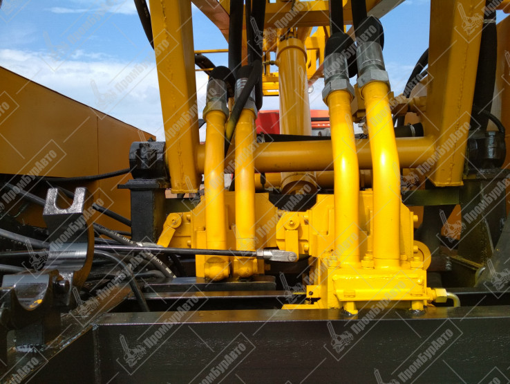 Буровая установка УРБ-2А2 на шасси КАМАЗ-43118 с буровым насосом НБ-50