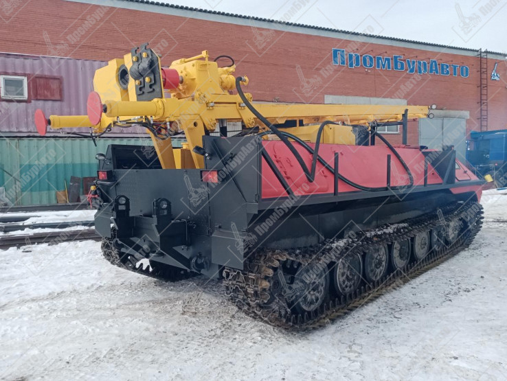 Буровая  установка УРБ-2А2 на шасси гусеничного снегоболотохода с компрессорной станцией АК-12/10