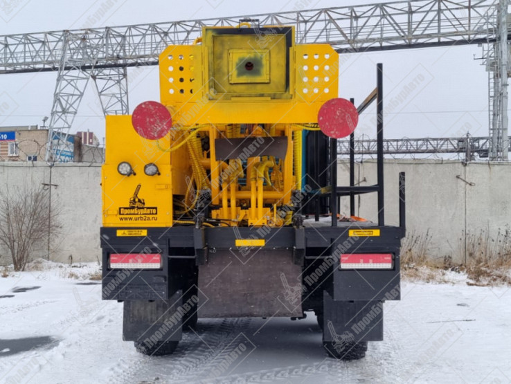 Буровая установка УРБ-2А2 на шасси КАМАЗ-43118-RS (Евро-5) с компрессором DLCY 18/17 ВY  на модернизированной гидравлической системе нового образца