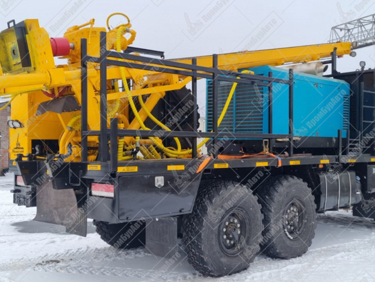 Буровая установка УРБ-2А2 на шасси КАМАЗ-43118-RS (Евро-5) с компрессором DLCY 18/17 ВY  на модернизированной гидравлической системе нового образца