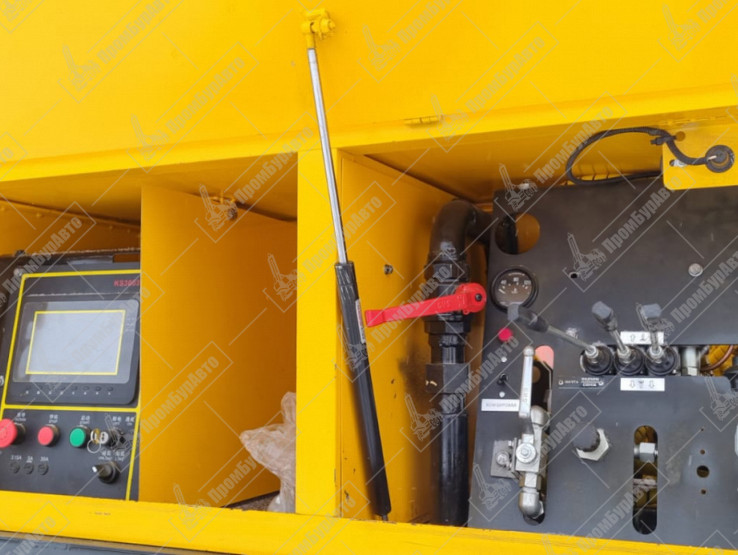 Буровая установка УРБ-2А2 на шасси КАМАЗ-43118-RS (Евро-5) с компрессором DLCY 18/17 ВY  на модернизированной гидравлической системе нового образца