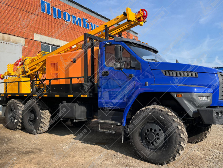 Буровая установка УРБ-2А2 на шасси УРАЛ NEXT 4320-72 с компрессором KAISHAN-KSCG-560/15