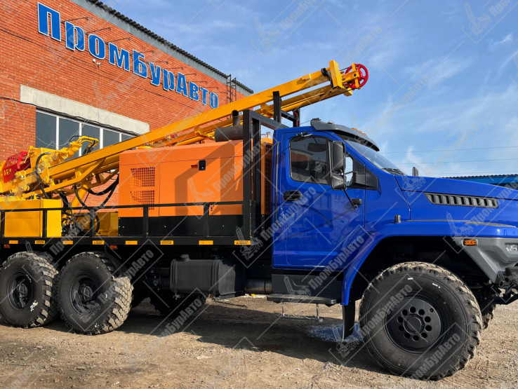Буровая установка УРБ-2А2 на шасси УРАЛ NEXT 4320-72 с компрессором KAISHAN-KSCG-560/15