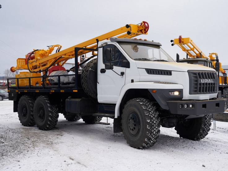 Буровая установка УРБ-2А2 под давальческое шасси УРАЛ-NEXT с буровым насосом НБ-50 с комплектом бурового инструмента 