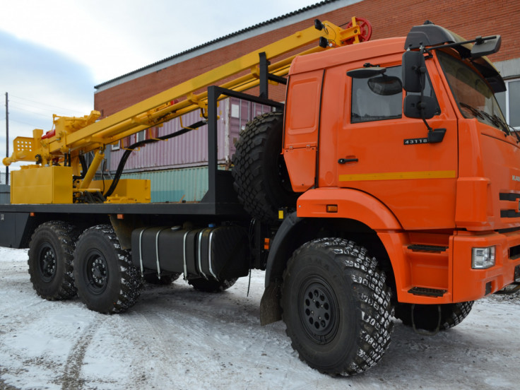 Буровая установка УРБ-2А2 на шасси КАМАЗ-43118-RR (Евро-5)  