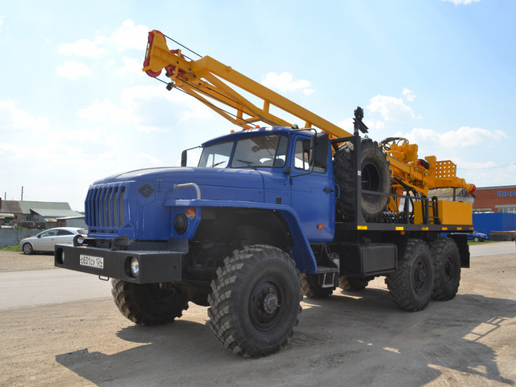 Буровая установка УРБ-2А2 с элементами  УРБ-2Д3 на шасси УРАЛ-4320 с гидравлической лебёдкой ЛБС-250