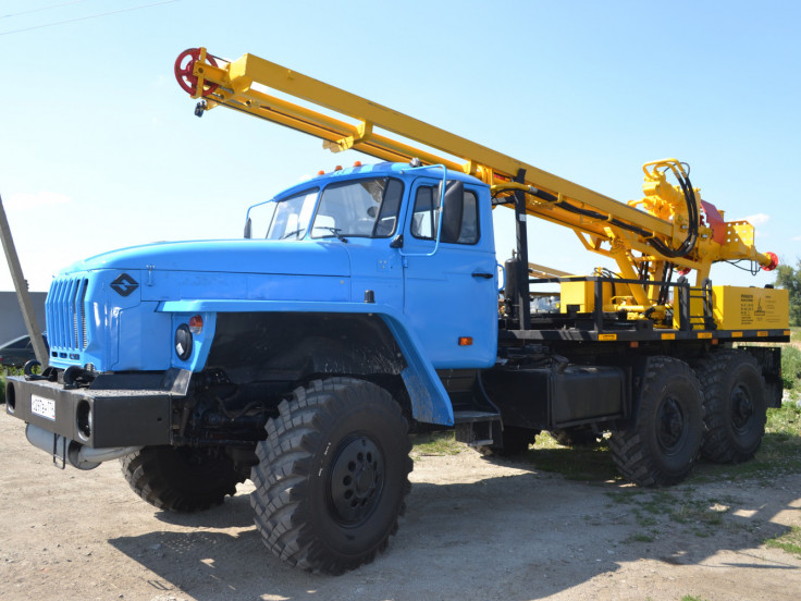 Буровая установка УРБ-2А2 на шасси УРАЛ-4320 без дополнительного оборудования