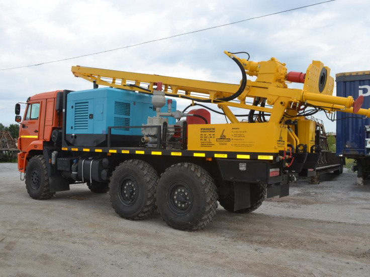 Буровая установка УРБ-2А2 с элементами УРБ-2Д3 на шасси КАМАЗ-5350 с компрессорной станцией DLCY-15/15B-C и буровым насосом НБ-50