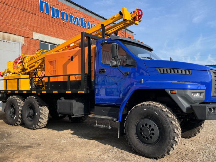Буровая установка УРБ-2А2 на шасси УРАЛ NEXT 4320-72 с компрессором KAISHAN-KSCG-560/15