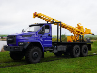 Буровая установка УРБ-2Д2 на шасси УРАЛ NEXT 4320 (без дополнительного оборудования)